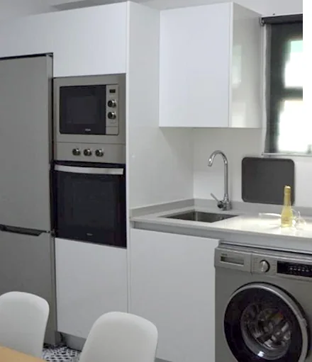 Cocina con horno y microondas